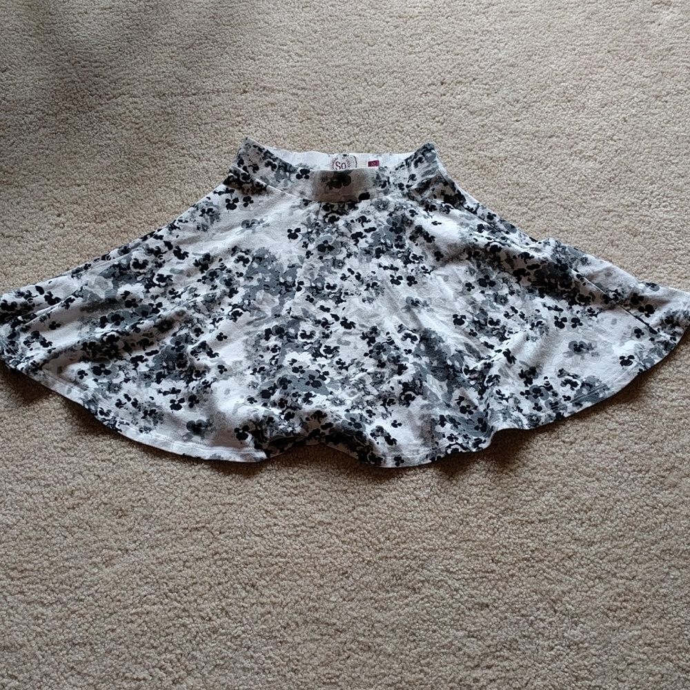 Skater skirt Juniors XS black/white floral